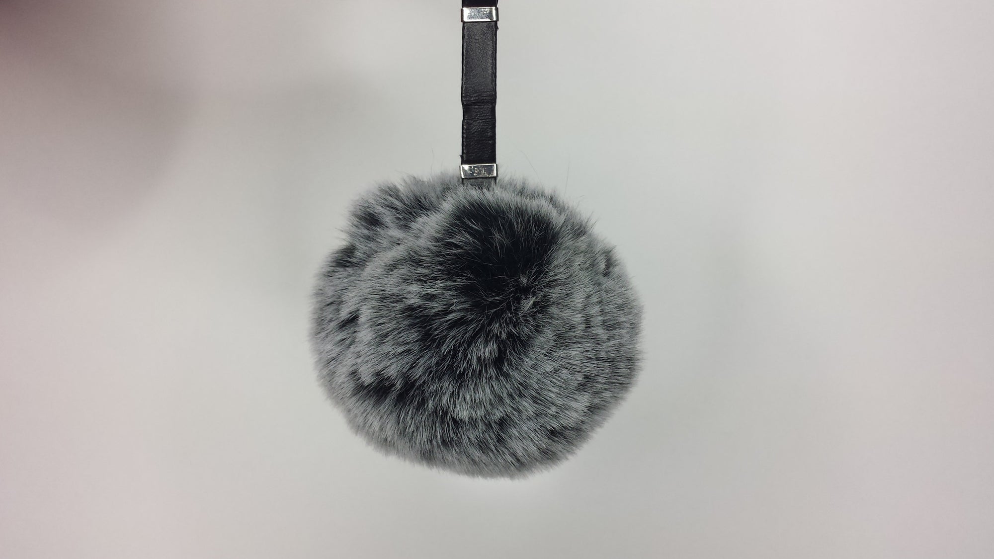 Frosted Pom Pom