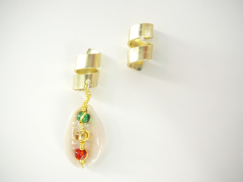 Mini Coil w/Cowrie + Beads