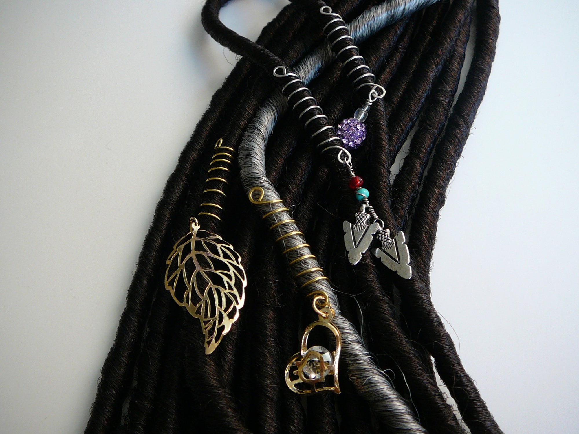 * Wire Coil Loc Sleeve Gold w/charm